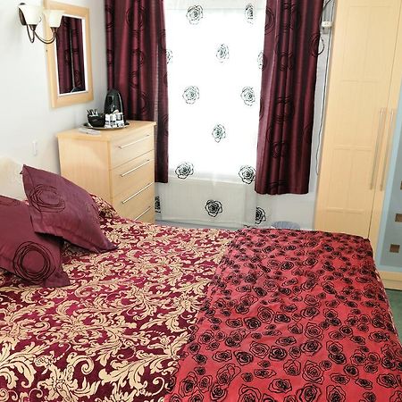 Balmoral Guest House Дарлингтон Экстерьер фото