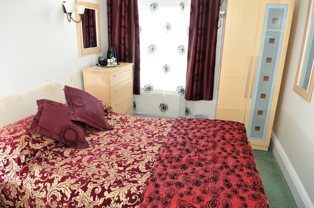 Balmoral Guest House Дарлингтон Экстерьер фото