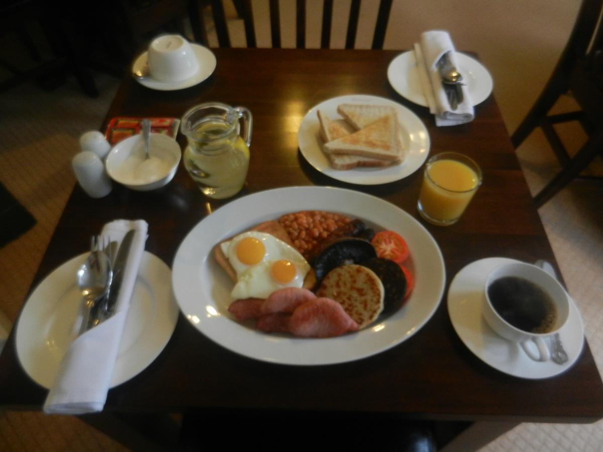 Balmoral Guest House Дарлингтон Экстерьер фото